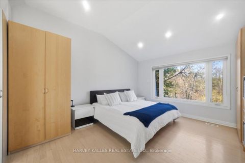 Photo 21 at 72 Walmer Road, North Richvale, Richmond Hill