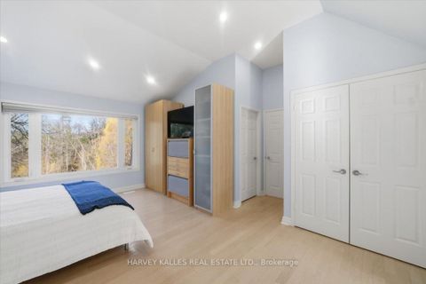 Photo 22 at 72 Walmer Road, North Richvale, Richmond Hill