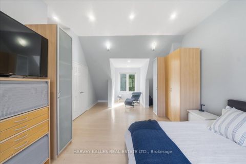 Photo 23 at 72 Walmer Road, North Richvale, Richmond Hill
