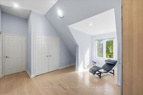 Photo 25 at 72 Walmer Road, North Richvale, Richmond Hill