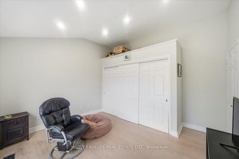 Photo 32 at 72 Walmer Road, North Richvale, Richmond Hill