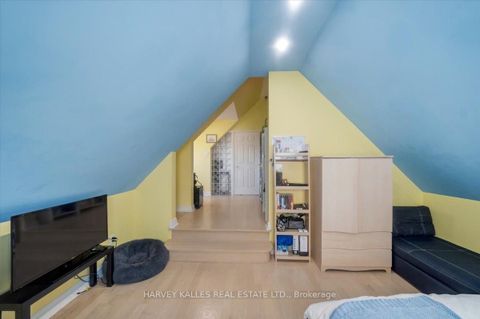 Photo 35 at 72 Walmer Road, North Richvale, Richmond Hill
