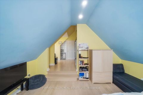 Photo 36 at 72 Walmer Road, North Richvale, Richmond Hill