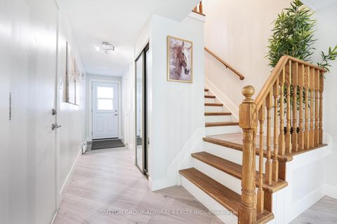 Photo 4 at 59 - 16 Evergreen Court, Ardagh, Barrie