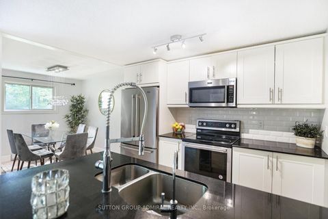 Photo 12 at 59 - 16 Evergreen Court, Ardagh, Barrie