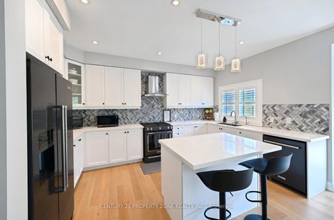 Photo 12 at 192 Muirfield Drive, Ardagh, Barrie
