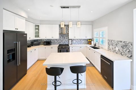 Photo 13 at 192 Muirfield Drive, Ardagh, Barrie