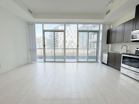 Photo 4 at 727 - 20 Bruyeres Mews, Waterfront Communities C1, Toronto