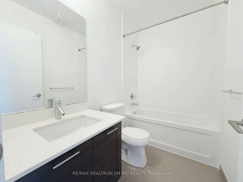 Photo 15 at 727 - 20 Bruyeres Mews, Waterfront Communities C1, Toronto