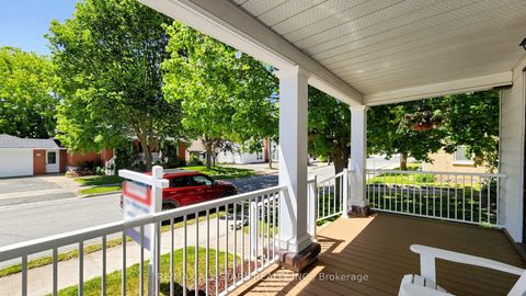 Photo 3 at 11 Marietta Street, Uxbridge