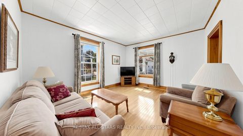 Photo 6 at 11 Marietta Street, Uxbridge