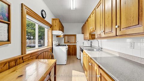 Photo 14 at 11 Marietta Street, Uxbridge