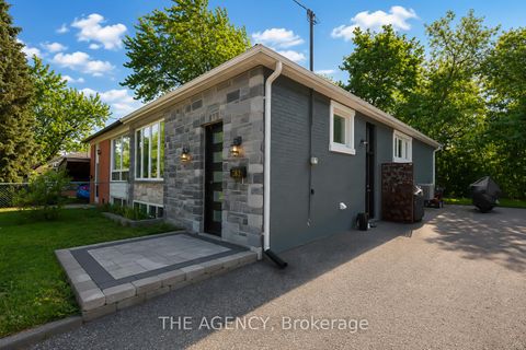 Photo 1 at 282 Neal Drive, Crosby, Richmond Hill