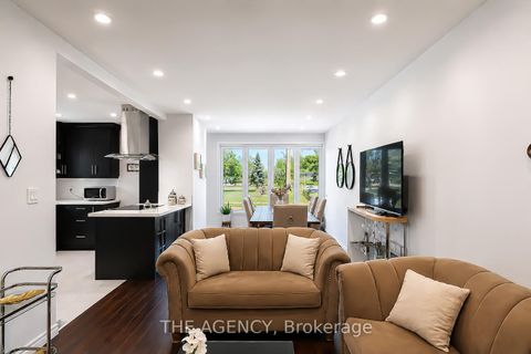 Photo 7 at 282 Neal Drive, Crosby, Richmond Hill