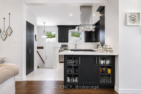 Photo 10 at 282 Neal Drive, Crosby, Richmond Hill
