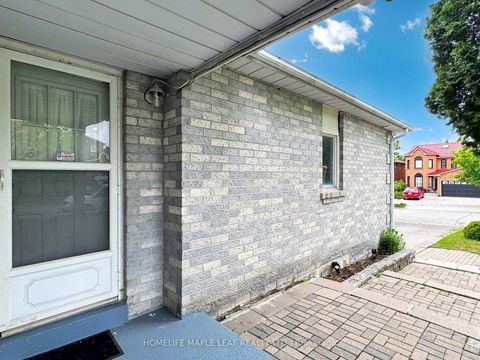 Photo 3 at 39 Lamay Crescent, Rouge E11, Toronto