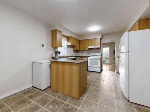 Photo 9 at 39 Lamay Crescent, Rouge E11, Toronto