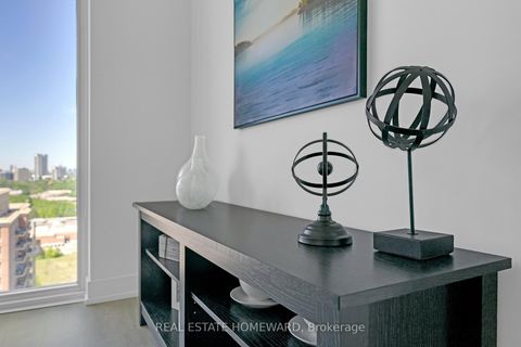 Photo 14 at 2039 - 20 Inn On The Park Drive, Don Mills, Toronto