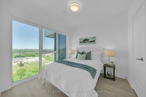 Photo 15 at 2039 - 20 Inn On The Park Drive, Don Mills, Toronto