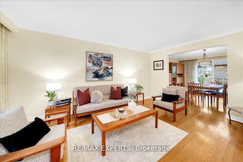 Photo 5 at 239 Mill Road, Markland Wood, Toronto