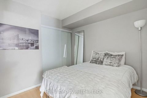 Photo 4 at 210 - 76 Shuter Street, Yonge Corridor, Toronto