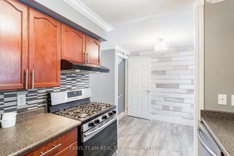 Photo 8 at 28 Raymond Crescent, Painswick South, Barrie