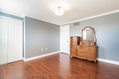 Photo 15 at 28 Raymond Crescent, Painswick South, Barrie