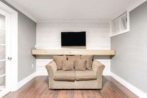 Photo 17 at 28 Raymond Crescent, Painswick South, Barrie