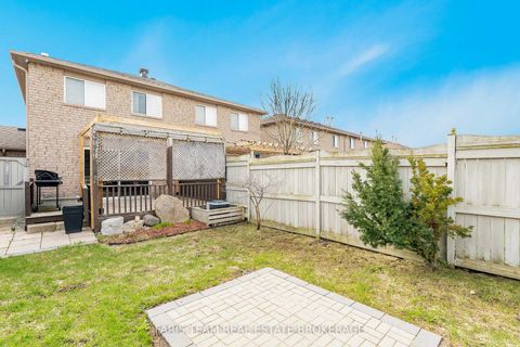 Photo 23 at 28 Raymond Crescent, Painswick South, Barrie