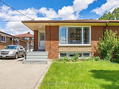 Photo 2 at 51 Tisdale Avenue, Victoria Village, Toronto