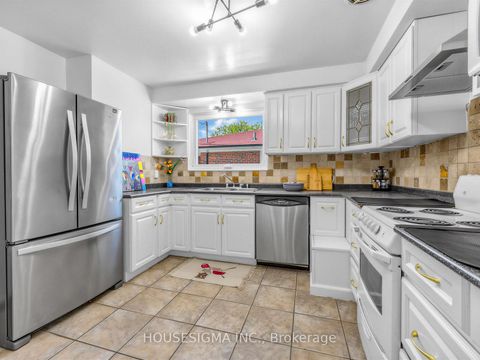 Photo 11 at 51 Tisdale Avenue, Victoria Village, Toronto