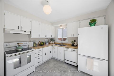 Photo 13 at 671 Greenbriar Drive, Eastdale, Oshawa