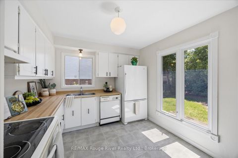 Photo 14 at 671 Greenbriar Drive, Eastdale, Oshawa