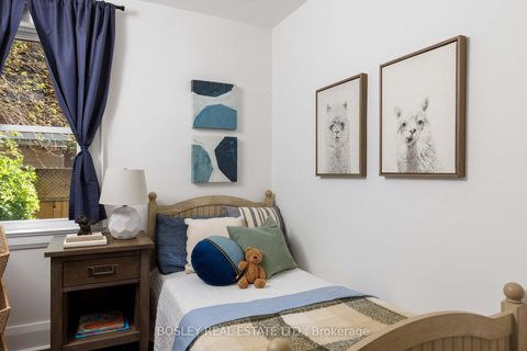 Photo 10 at 249 Gainsborough Road, Woodbine Corridor, Toronto