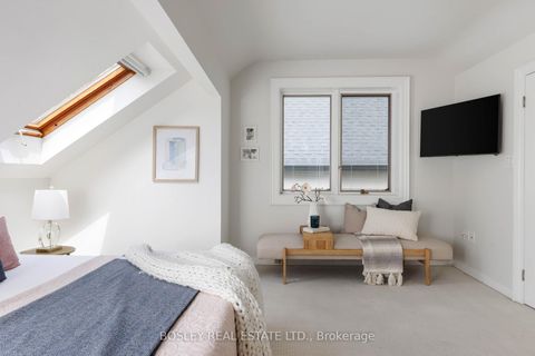 Photo 22 at 249 Gainsborough Road, Woodbine Corridor, Toronto