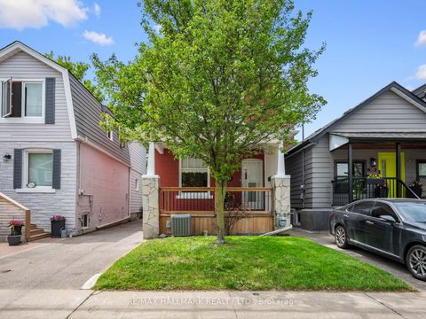 Photo 1 at 326 Cedarvale Avenue, Lumsden, Toronto