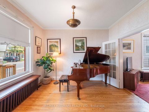 Photo 2 at 326 Cedarvale Avenue, Lumsden, Toronto