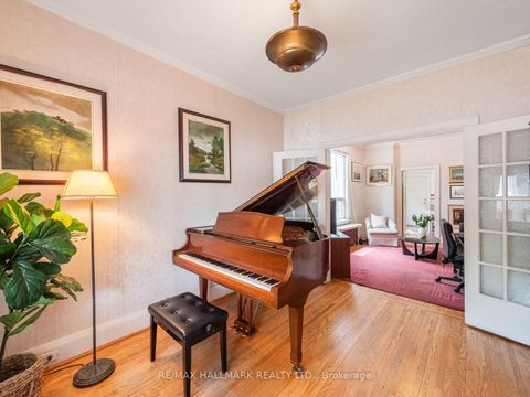 Photo 3 at 326 Cedarvale Avenue, Lumsden, Toronto