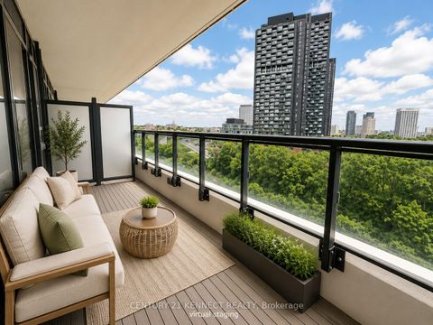 Photo 7 at 706 - 30 Inn On The Park Drive, Don Mills, Toronto