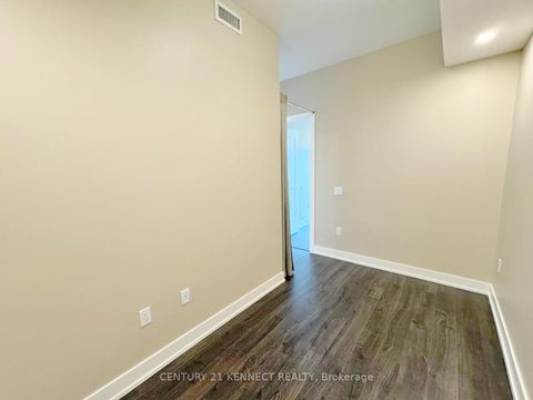 Photo 16 at 706 - 30 Inn On The Park Drive, Don Mills, Toronto