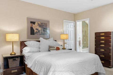 Photo 18 at 16 Princeton Road, Kingsway South, Toronto