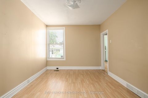 Photo 5 at 158 Yarmouth Road, Junction, Toronto