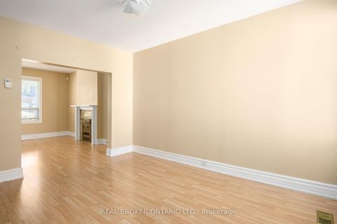 Photo 7 at 158 Yarmouth Road, Junction, Toronto