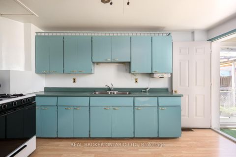 Photo 10 at 158 Yarmouth Road, Junction, Toronto