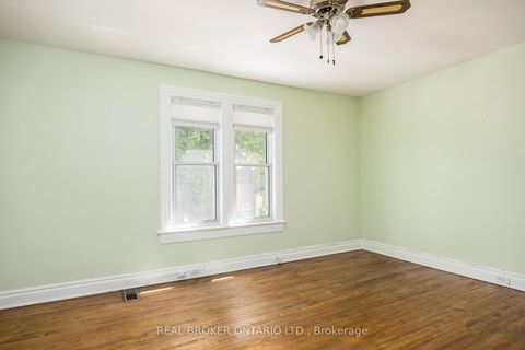 Photo 14 at 158 Yarmouth Road, Junction, Toronto