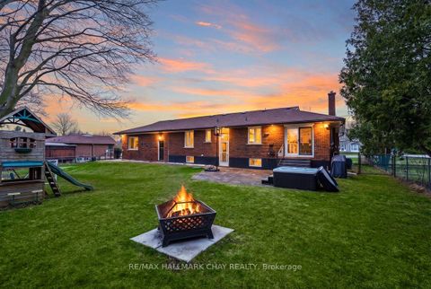 Photo 2 at 1587 Mount Albert Road, Sharon, East Gwillimbury