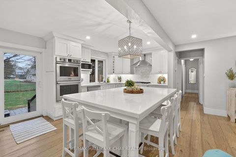 Photo 7 at 1587 Mount Albert Road, Sharon, East Gwillimbury