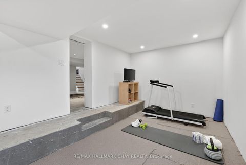 Photo 33 at 1587 Mount Albert Road, Sharon, East Gwillimbury
