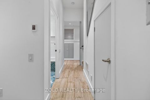 Photo 7 at 3 - 39 Old Brewery Lane, Regent Park, Toronto