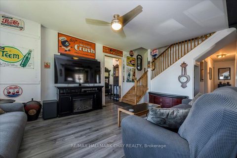 Photo 1 at 736 Lakelands Avenue, Alcona, Innisfil